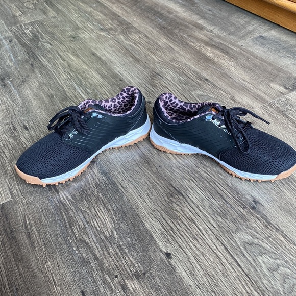 New Balance soft spike golf shoes - Picture 3 of 6